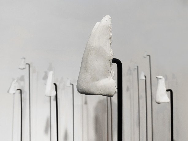Izmiralda Kosmatopoulos, approx. 5 cm (about 2 inches long), marble Collection of the artist Izmiralda Kosmatopoulos
