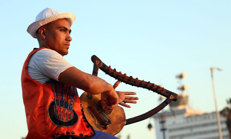 A dancer performs to the song “Great, Manga.” Photo Mohamed Awad