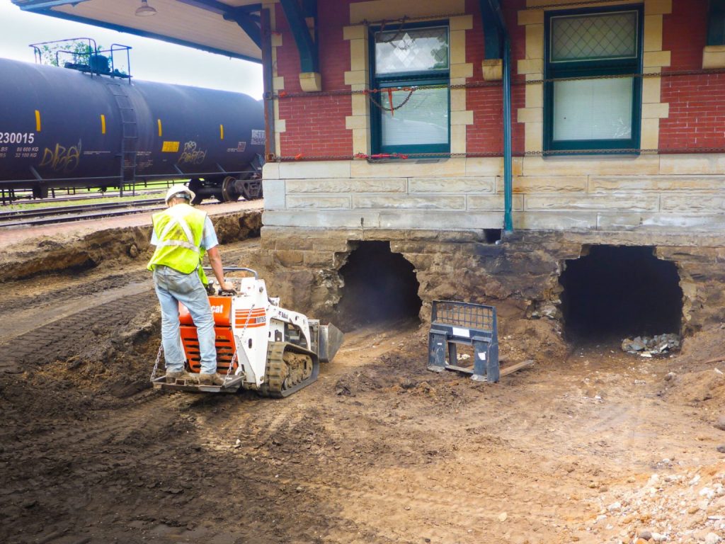 Preparation for moving the building from its location – location of the transport company