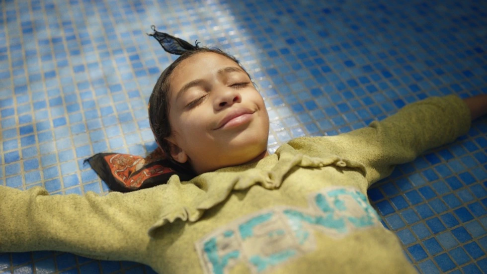 A scene from the movie “Happy Birthday”