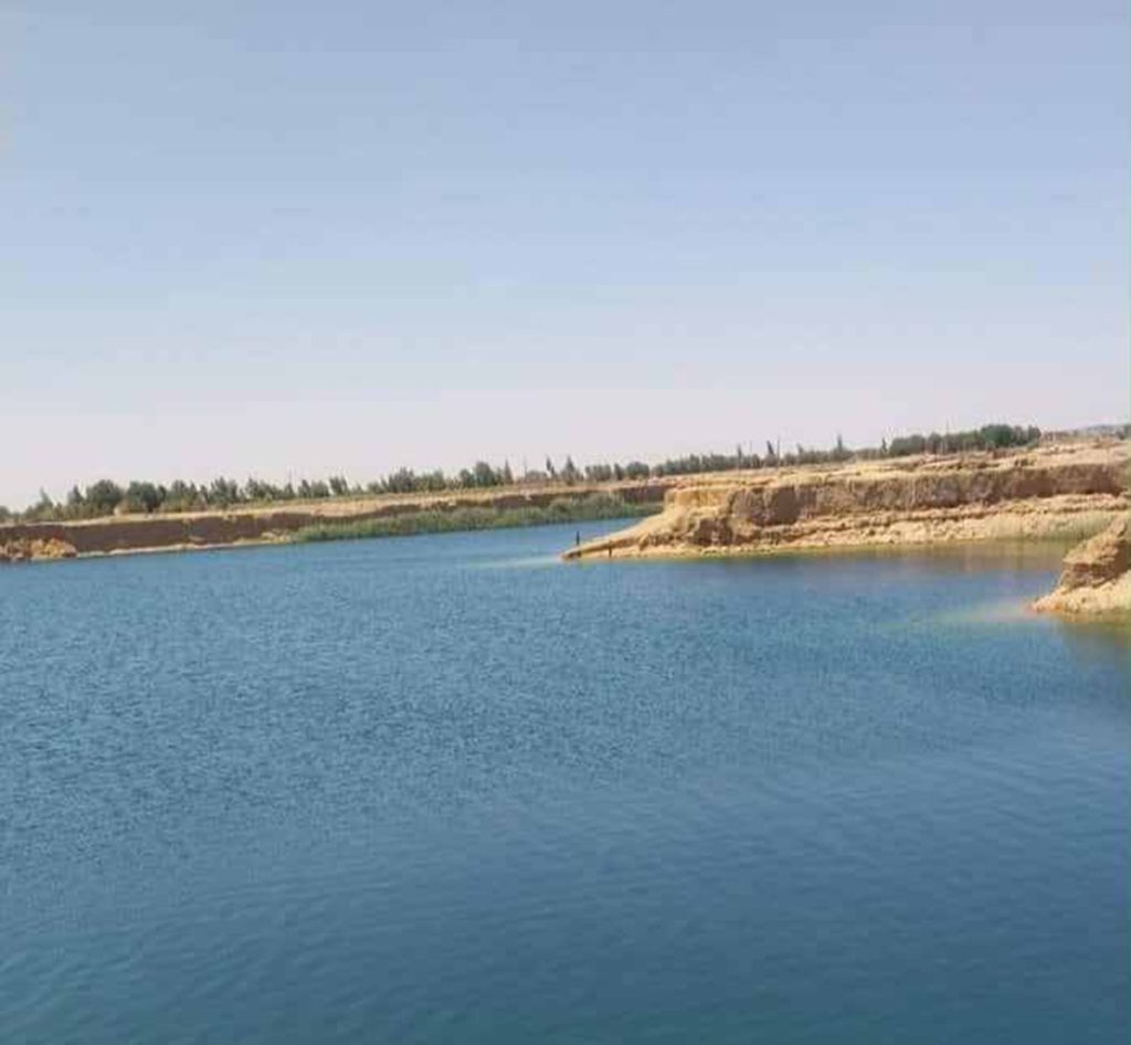The mysterious “Lake Al-Bahansa”: a natural phenomenon or a hidden danger? Lake Al Bahansa Photo by Salama Zahran Director of Antiquities Al Bahansa