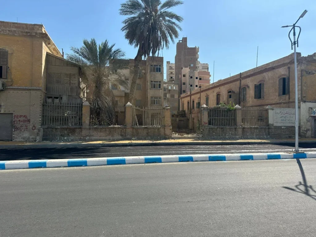 The wall of the Masagiri House garden after removing the white bricks Suez District Presidency page
