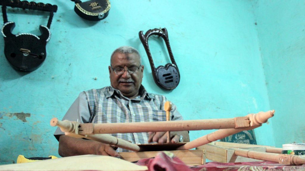 Mohamed Mida, simsimiyya maker at his home in Ismailia.. Photo by Mohamed Awad