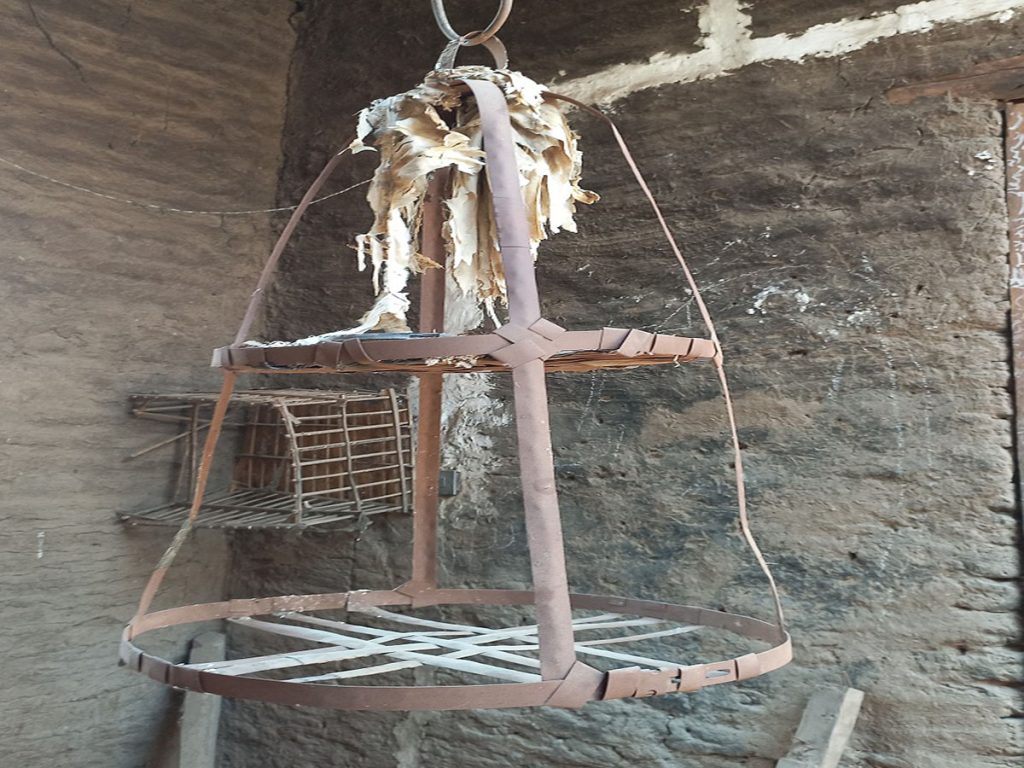 Shannata inside one of the abandoned houses in Tookh... Photo by Asmaa El-Sharkawy