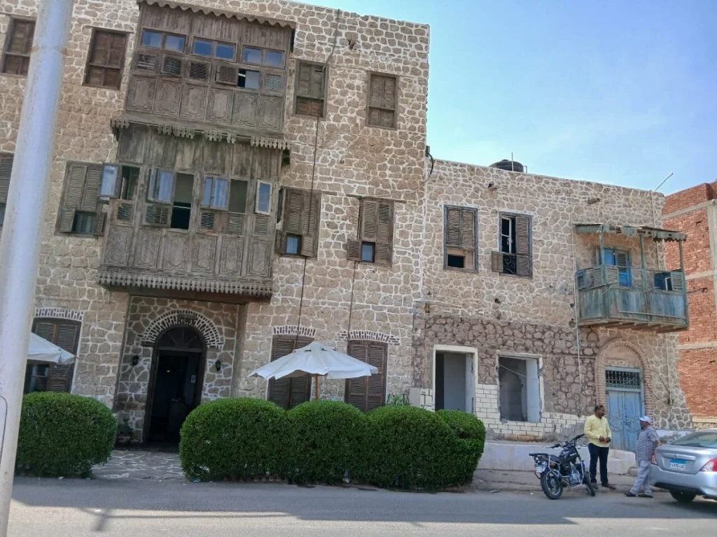 The house of ghosts in Al-Qusair: The story of Sheikh Tawfiq’s enduring legacy The facade of Sheikh Tawfiqs house Al Qasir Hotel today. Photo Israa Muhareb