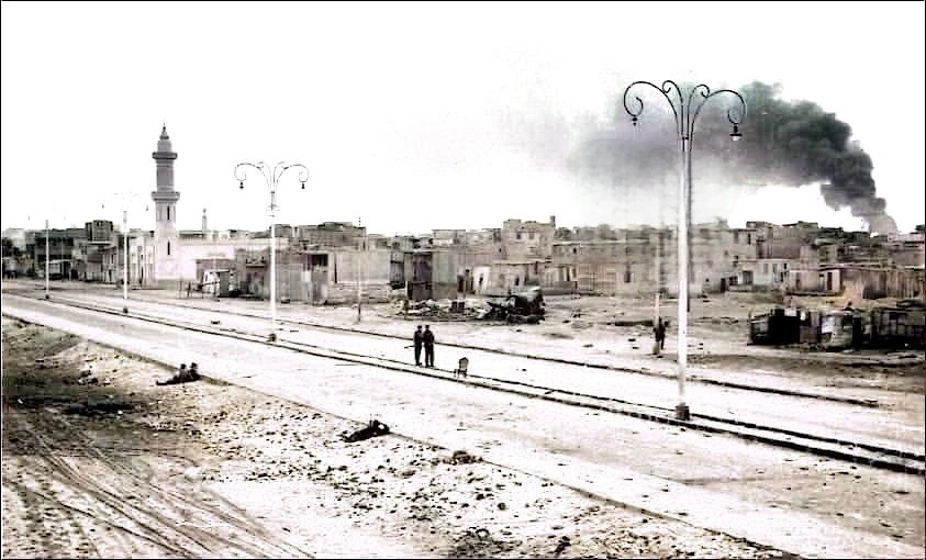 حى المناخ أثناء بعد ضربه بالنابلم صورة أرشيفية