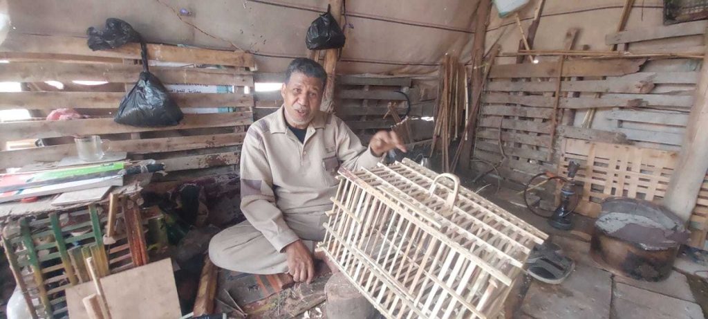 The Woven Skeleton: The Palm Frond Artisans of Kafr Al-Battikh Fend Off a Plastic Tide The Art of Crafting Palm Frond Crates in Kafr Al-Battikh. - Photo: Helmy Yassin