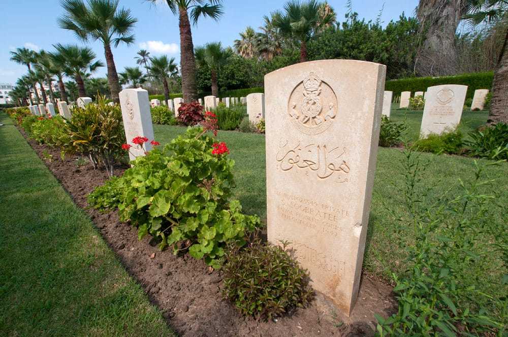 The Silent Outposts of Port Said: Ruins Beyond the Reach of Visitors The grave of a Muslim Senegalese soldier adorned with exquisite Thuluth calligraphy Photo: Walid Montasser