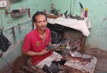 Essam Abdullah in his workshop - Photo: Mahmoud Dowair